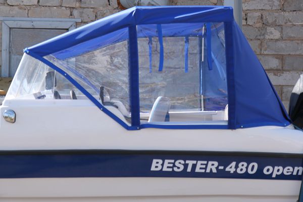 Стеклопластиковая моторная лодка Бестер-480Р ходовой тент