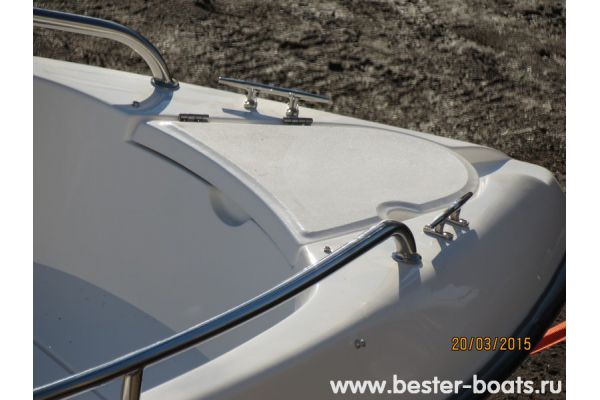 Стеклопластиковая моторная лодка Бестер-485  леерные ограждения