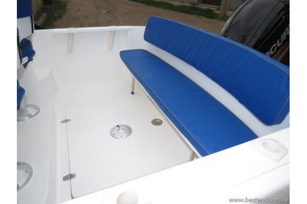 Моторная лодка Бестер-570 кормовой складной диван
