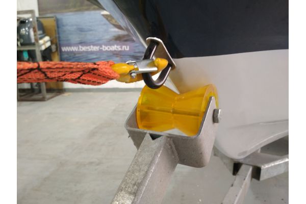 Стеклопластиковая моторная лодка Бестер-400 лебедка прицепа